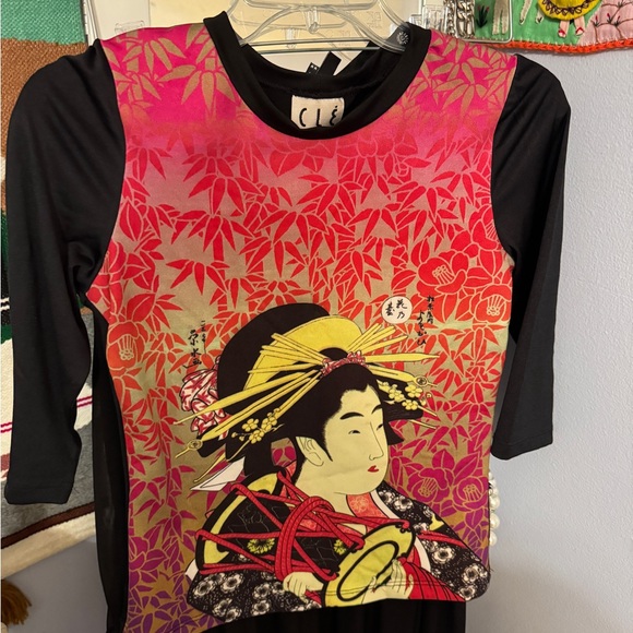 Colorful Geisha Print Top - Picture 1 of 7